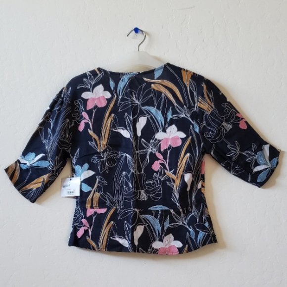 O'Neill Black Floral Print Elbow Sleeve V-Neck Wrap Top NWT Small - Picture 6 of 8